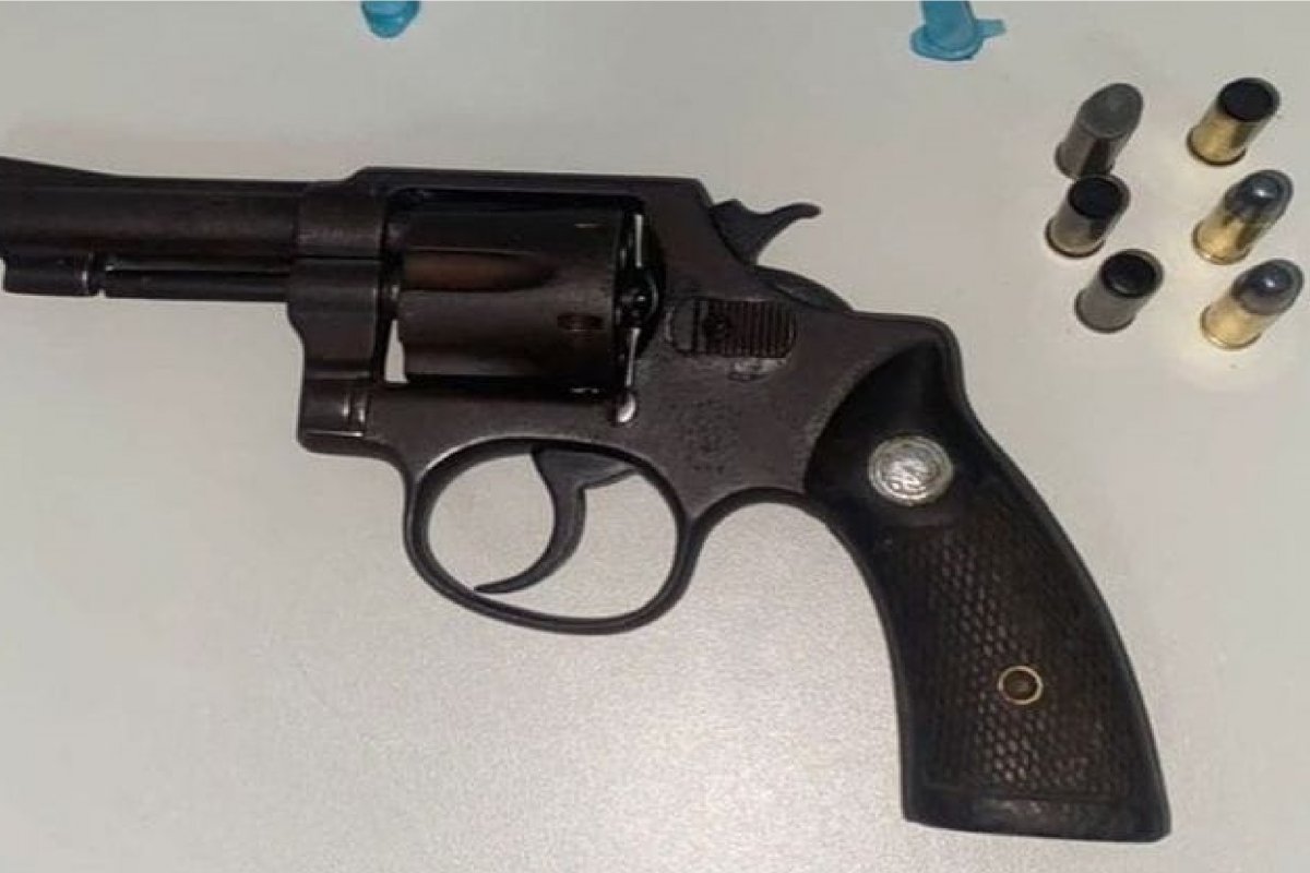 15 armas de fogo são apreendidas na região do Lobato, em Salvador