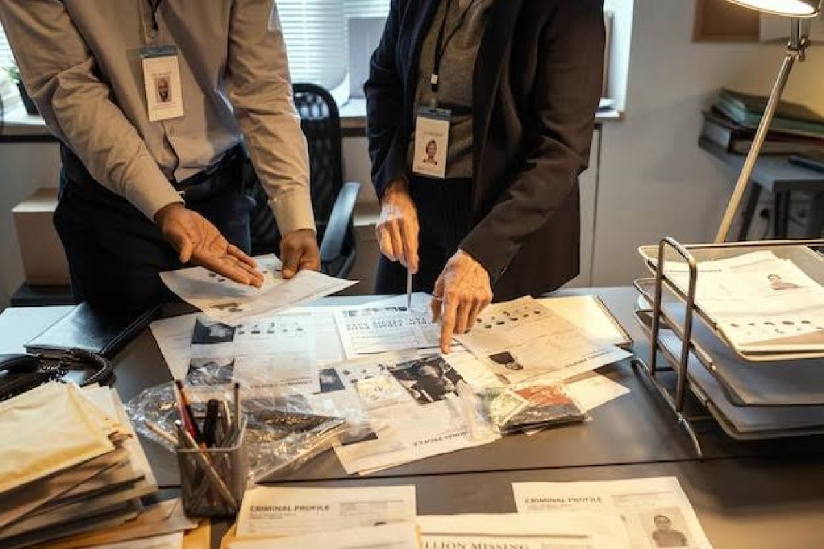 FBI viola regras em busca de informações em banco de dados de inteligência dos EUA, revela decisão judicial