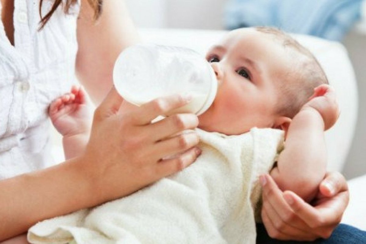 Aprenda a retirar e armazenar o leite materno