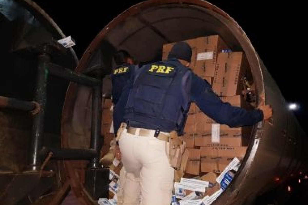 PRF apreende cerca de 500 caixas de cigarros contrabandeados no sudoeste da Bahia