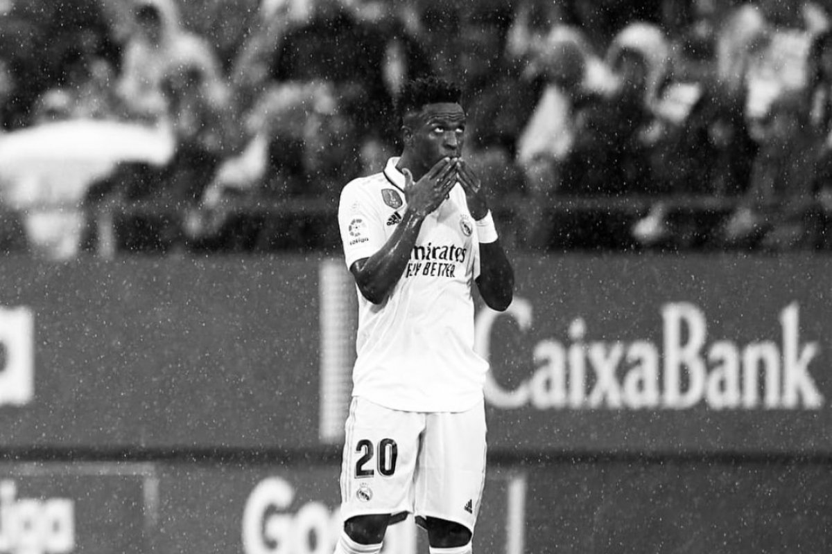 Real Madrid aciona procuradoria espanhola contra ofensas racistas sofridas por Vini Jr.