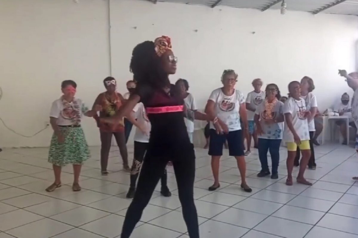 Aulas de dança gratuitas são realizadas em diversos bairros de Salvador