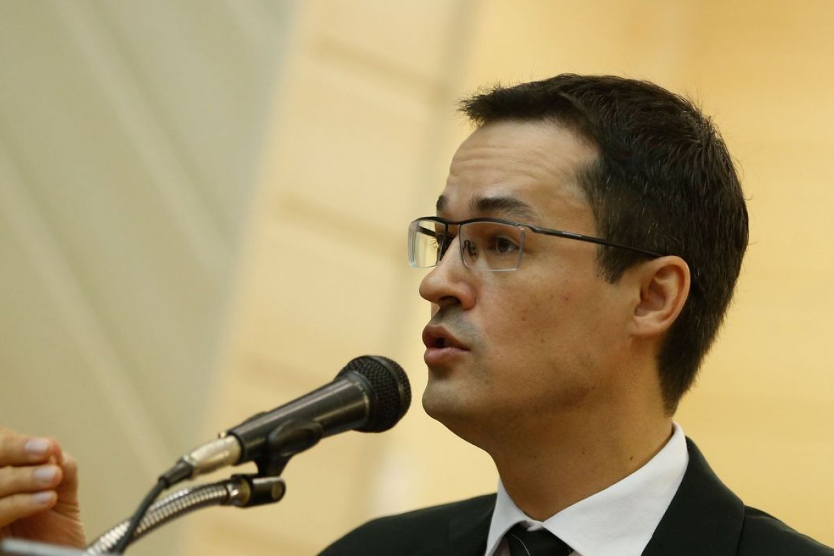 Após terceira tentativa, Câmara segue com dificuldade para notificar Dallagnol