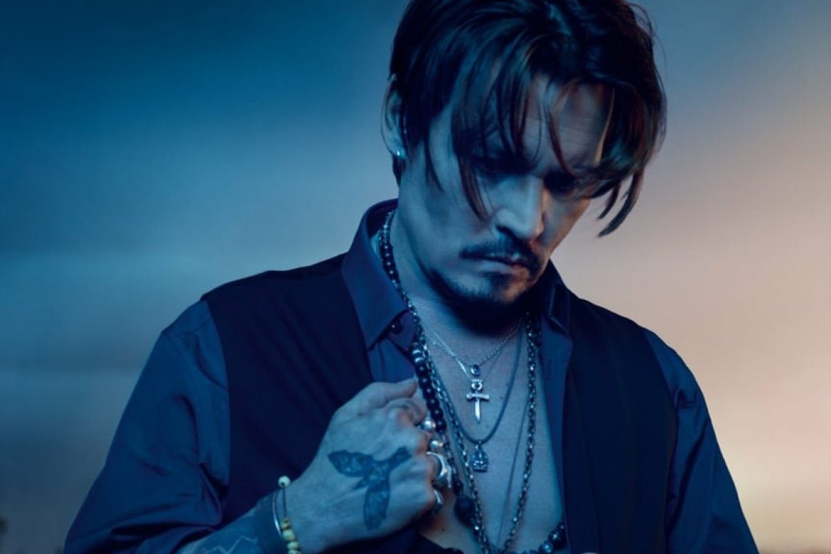 Johnny Depp assina contrato de 20 milhões de dólares com a Dior!