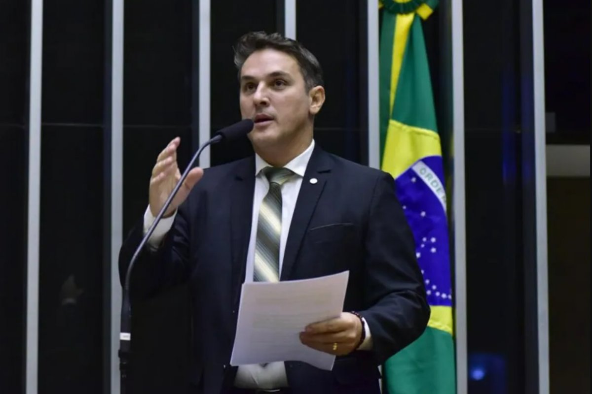 PF deve retomar investigação de presidente da CPI do MST por atos antidemocráticos