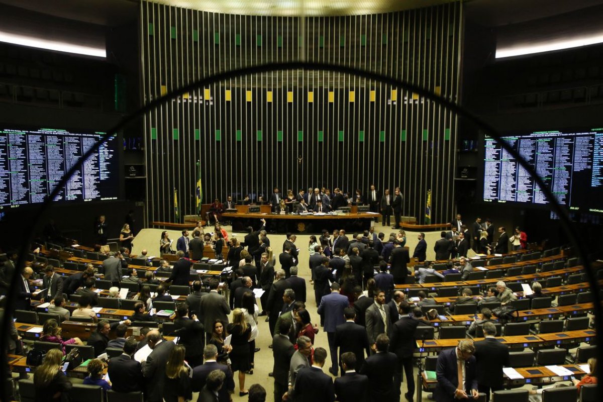 Vetos sobre mudanças no Fundo Eleitoral são mantidos pelo governo