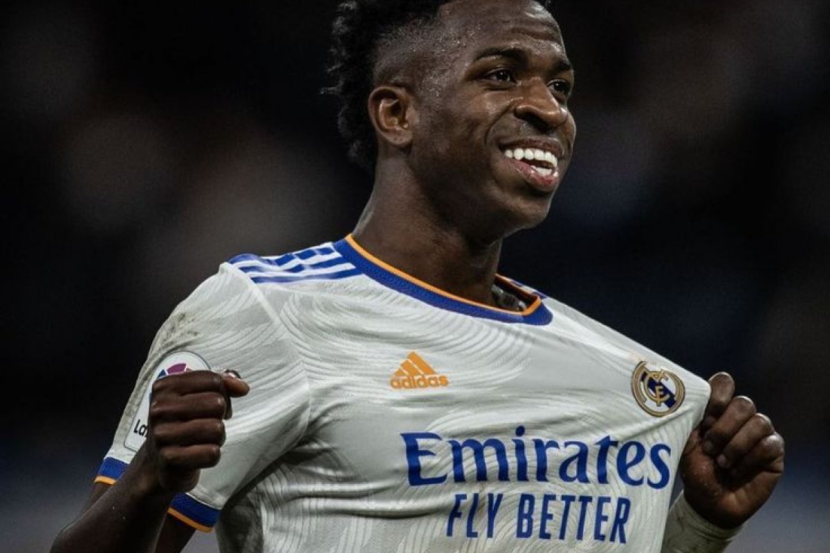 Comitê anula expulsão de Vini Jr. após racismo e fecha setor de estádio do Valencia