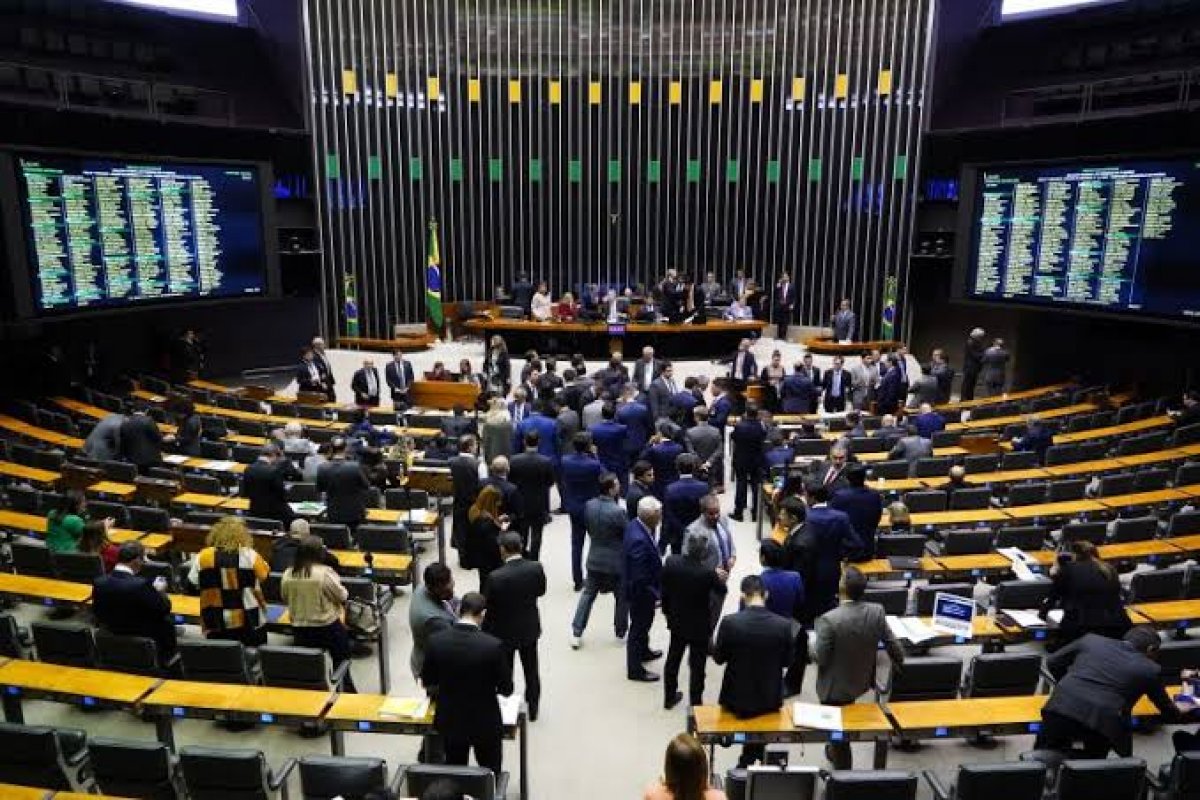 Aprovado na Câmara, arcabouço fiscal enfrenta divergências na base governista