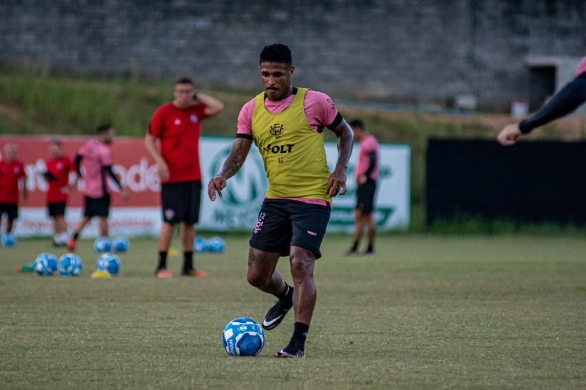Para manter liderança na Série B, Vitória entra em campo contra CRB nesta quarta-feira (24)
