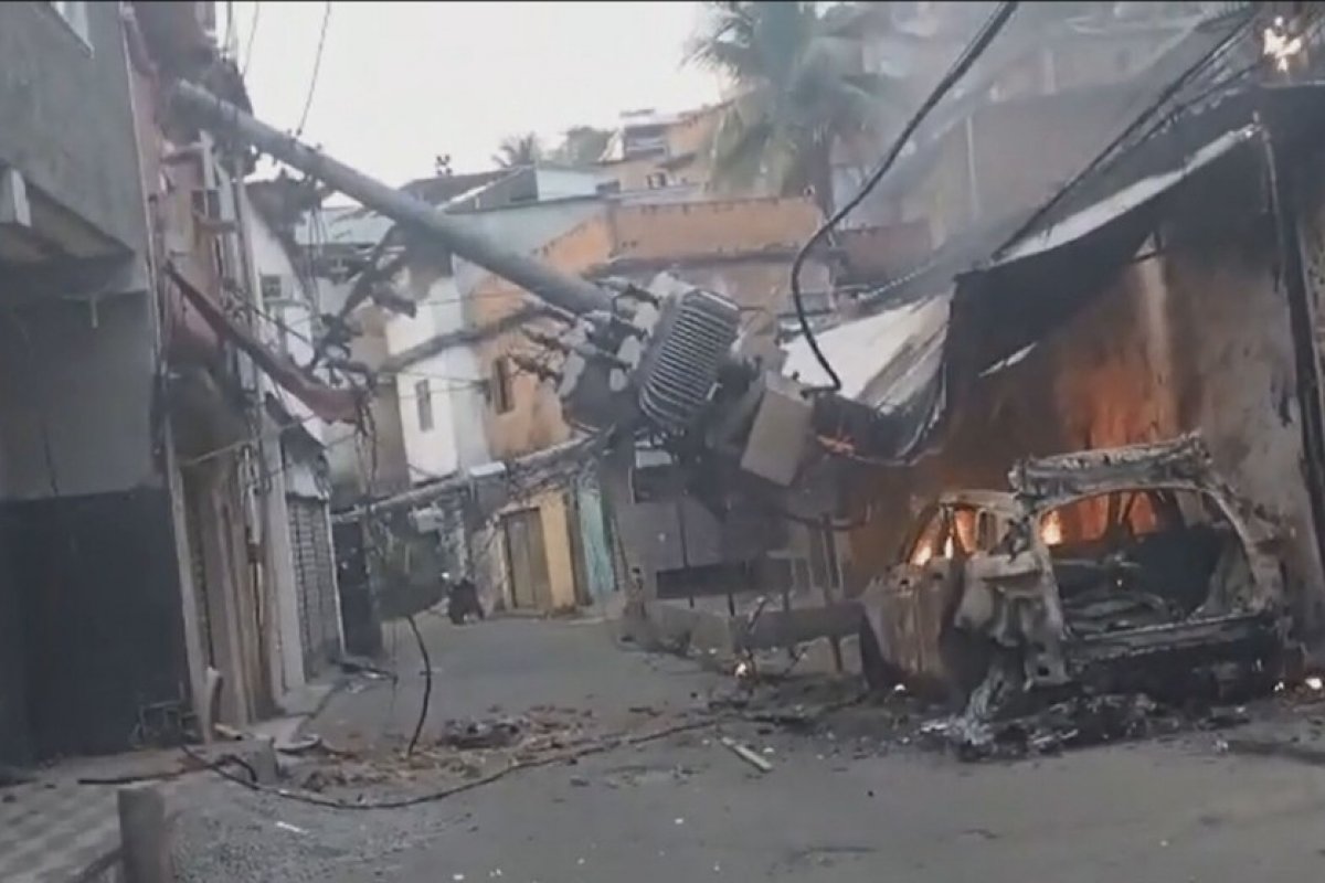 Polícias Militar e Civil deflagram operação nos complexos do Alemão e da Penha, no Rio
