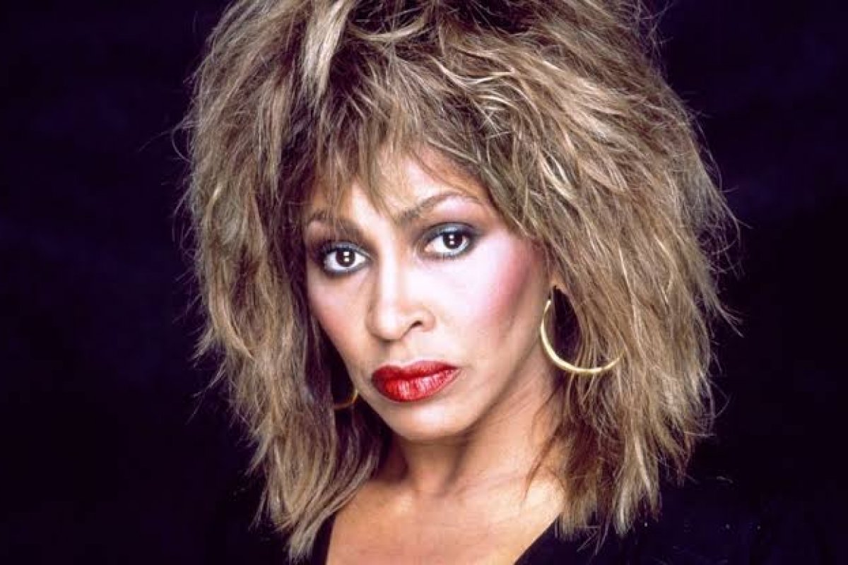 Tina Turner e o livro dedicado a todas as lutas vencidas!
