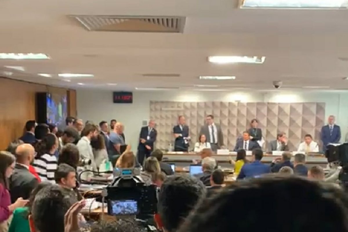 Vídeo: Erika Hilton e Brunini protagonizam bate-boca em 1ª sessão da CPI do 8 de Janeiro