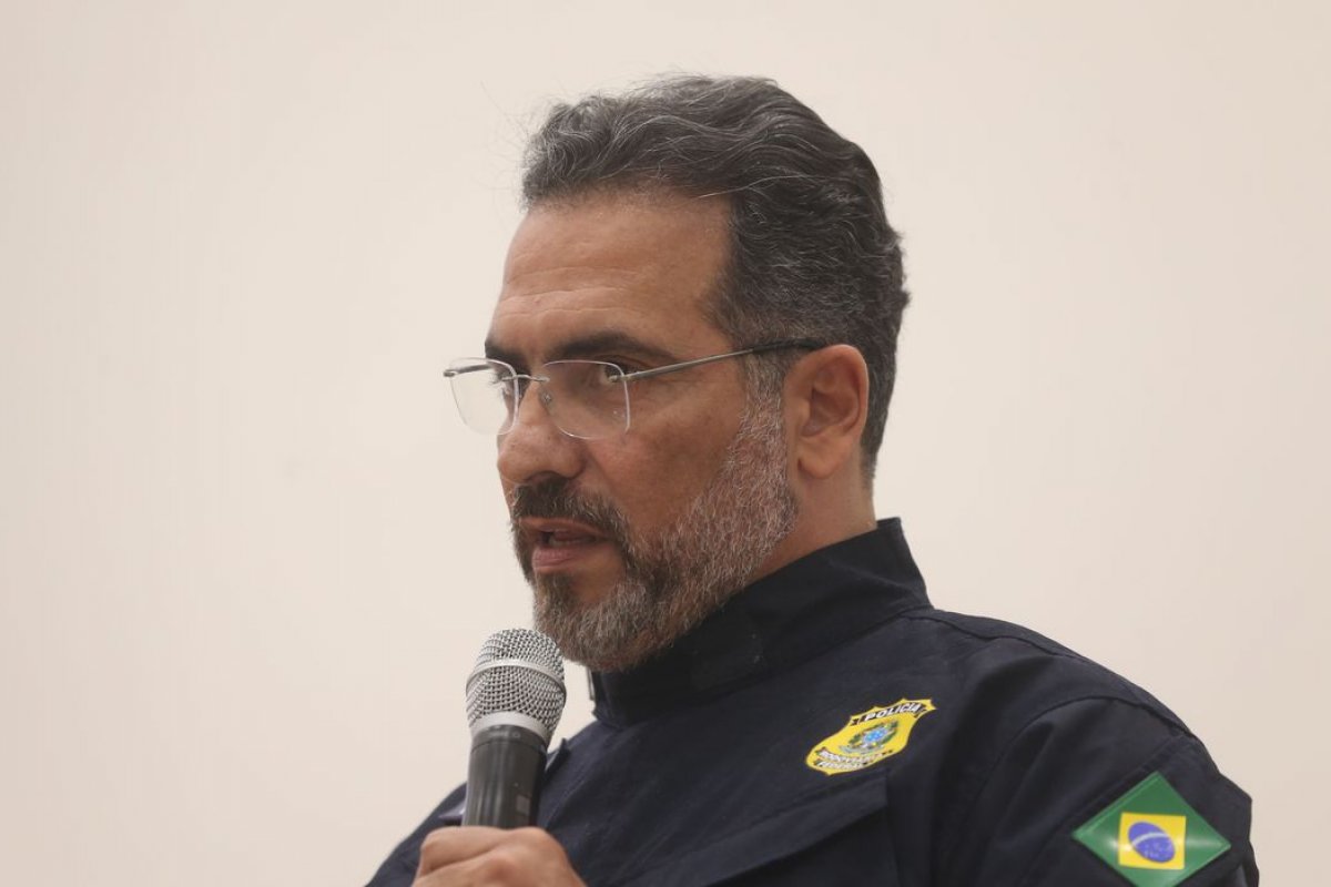 Diretor-geral da PRF pede desculpas à família por morte de Genivaldo Santos