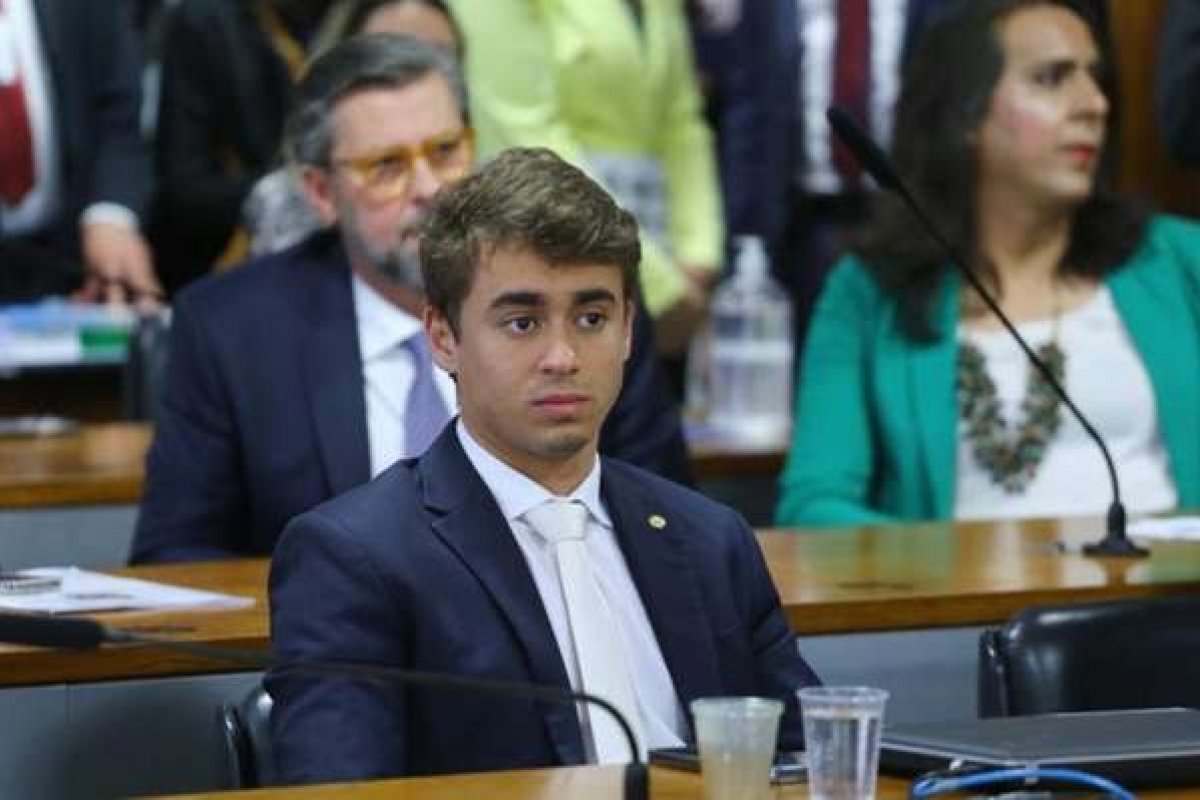 Vídeo: Nikolas Ferreira diz que Paulo Pimenta é o 'combatedor de fake news que mente'