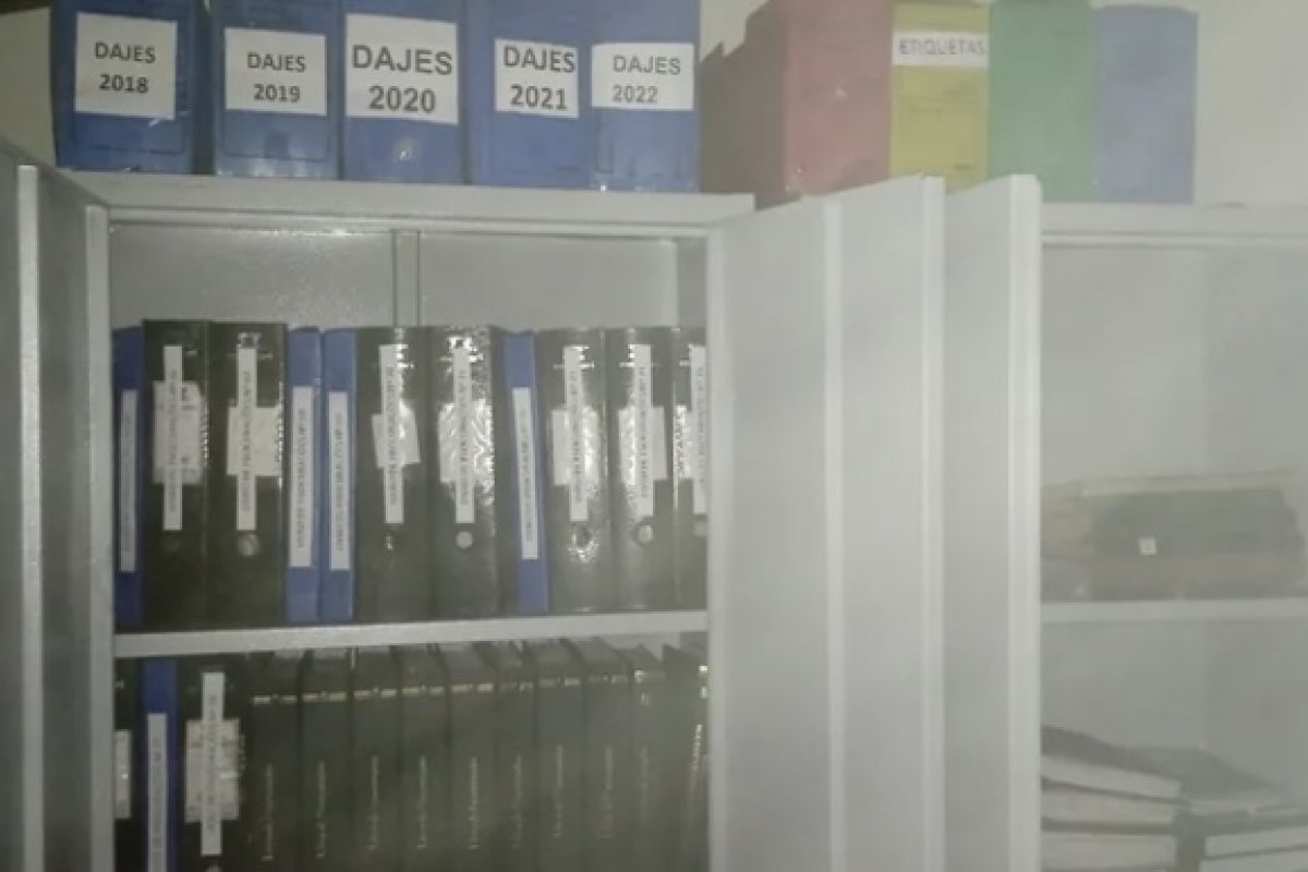 Incêndio atinge cartório e destrói móveis em cidade do interior da Bahia