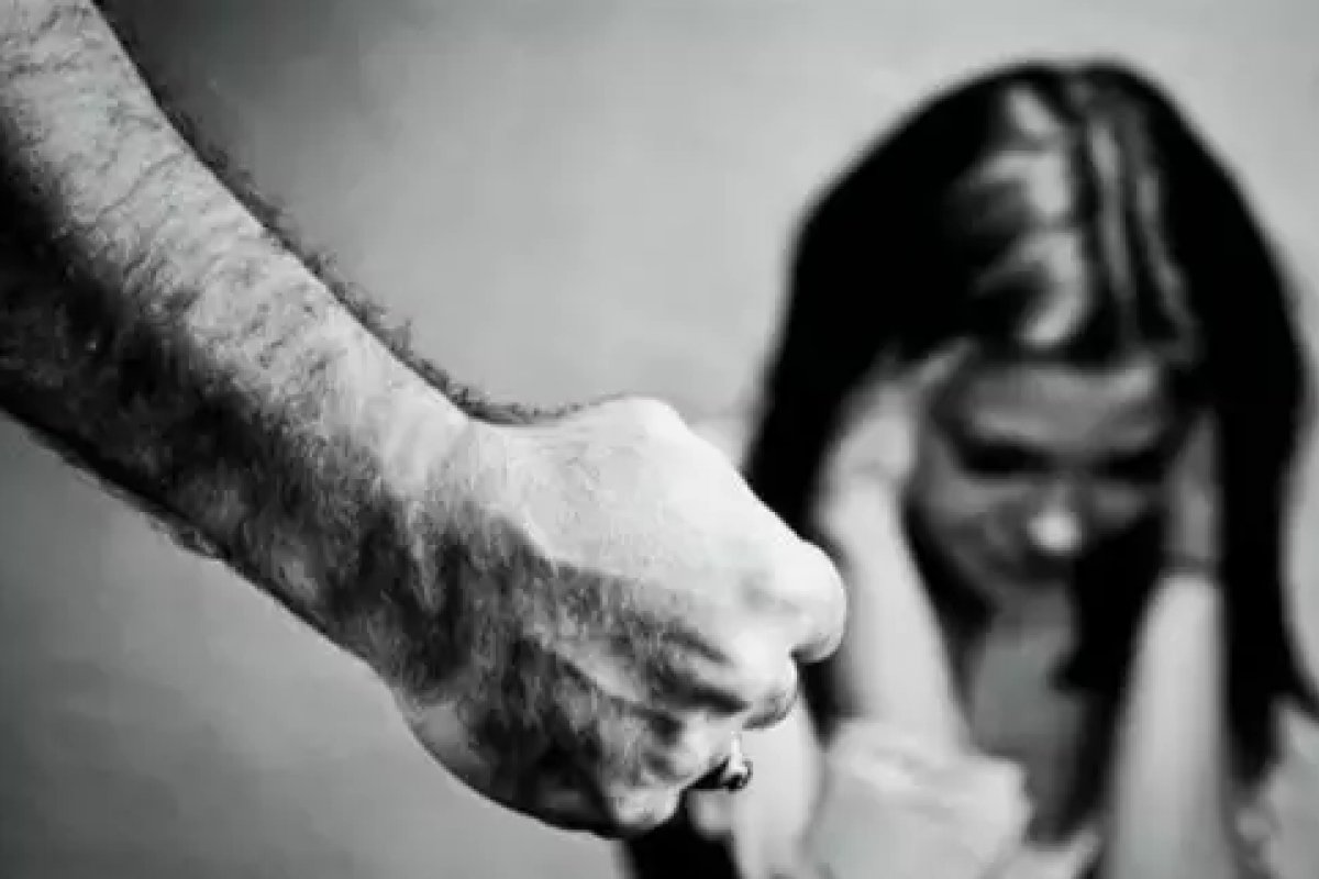 Homem agride jovem de 26 anos com golpes de faca em Salvador