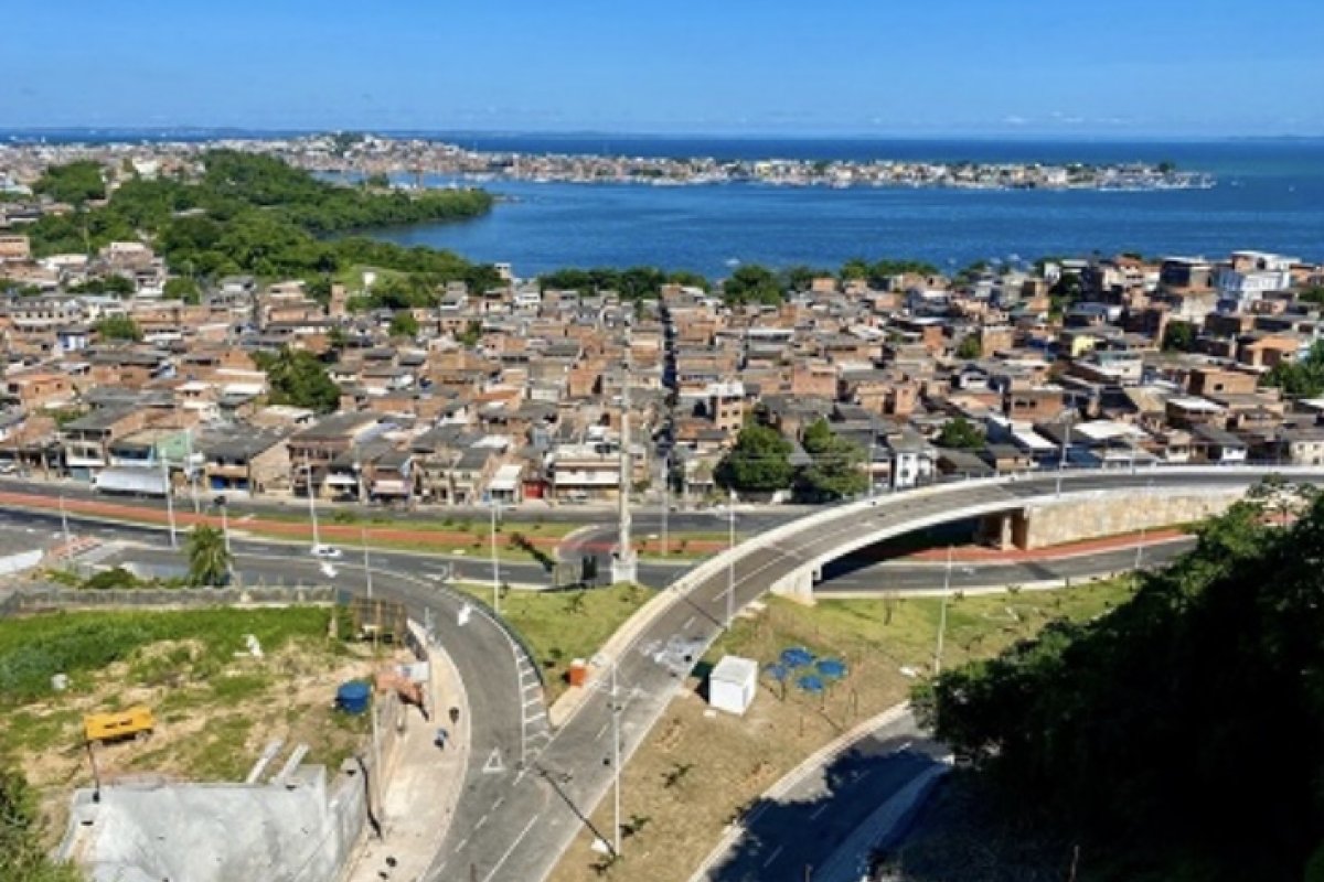 Policiais encontram corpo baleado na ligação Pirajá-Lobato em Salvador