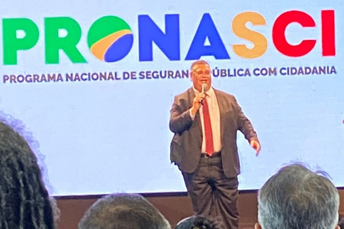 Flávio Dino diz que está "começando com o trabalho da segurança no estado da Bahia"