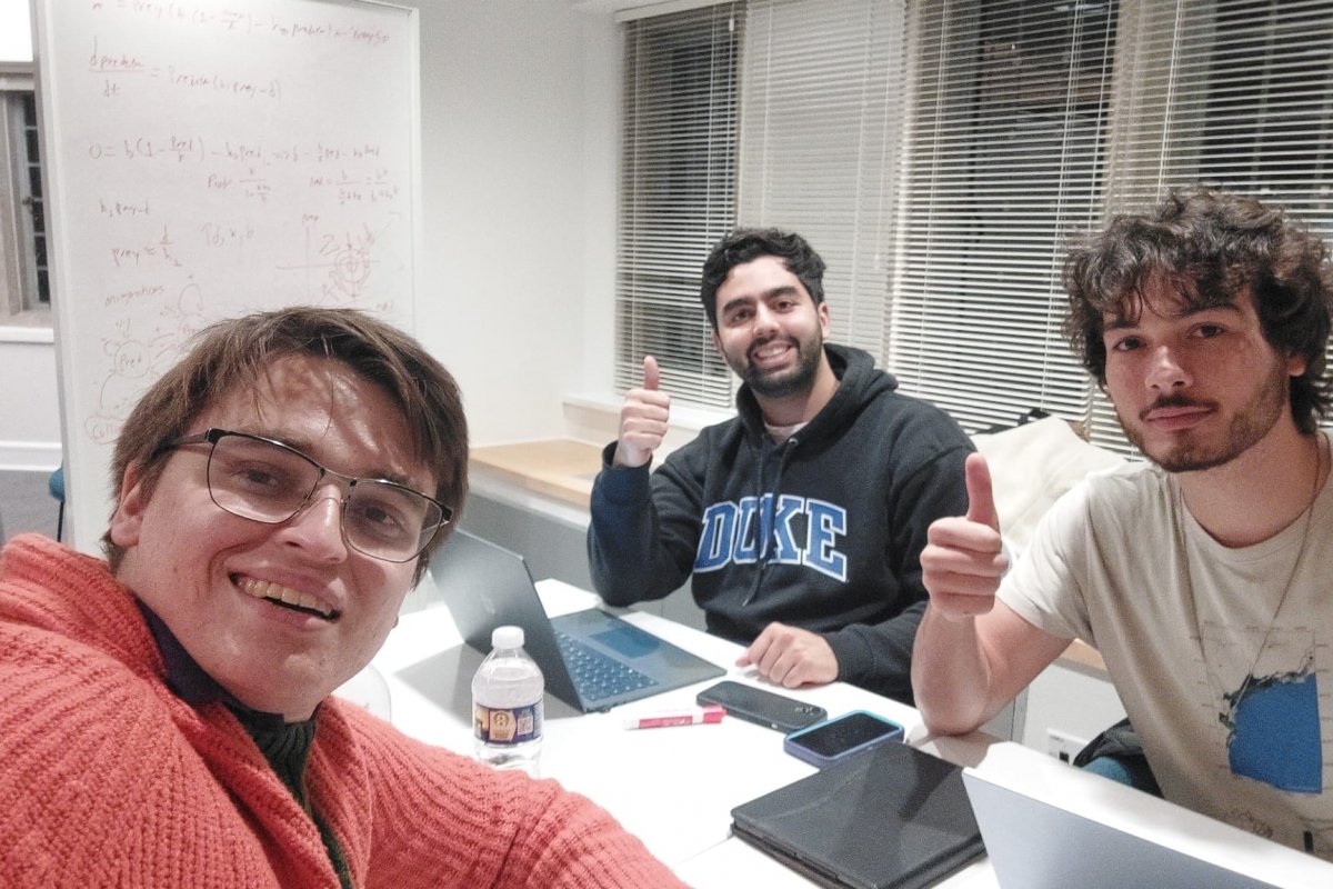 Trio de estudantes brasileiros ganha 10 mil dólares em prêmios The Mathematical Contest in Modeling (MCM) e The Interdisciplinary Contest in Modeling (ICM), nos EUA!