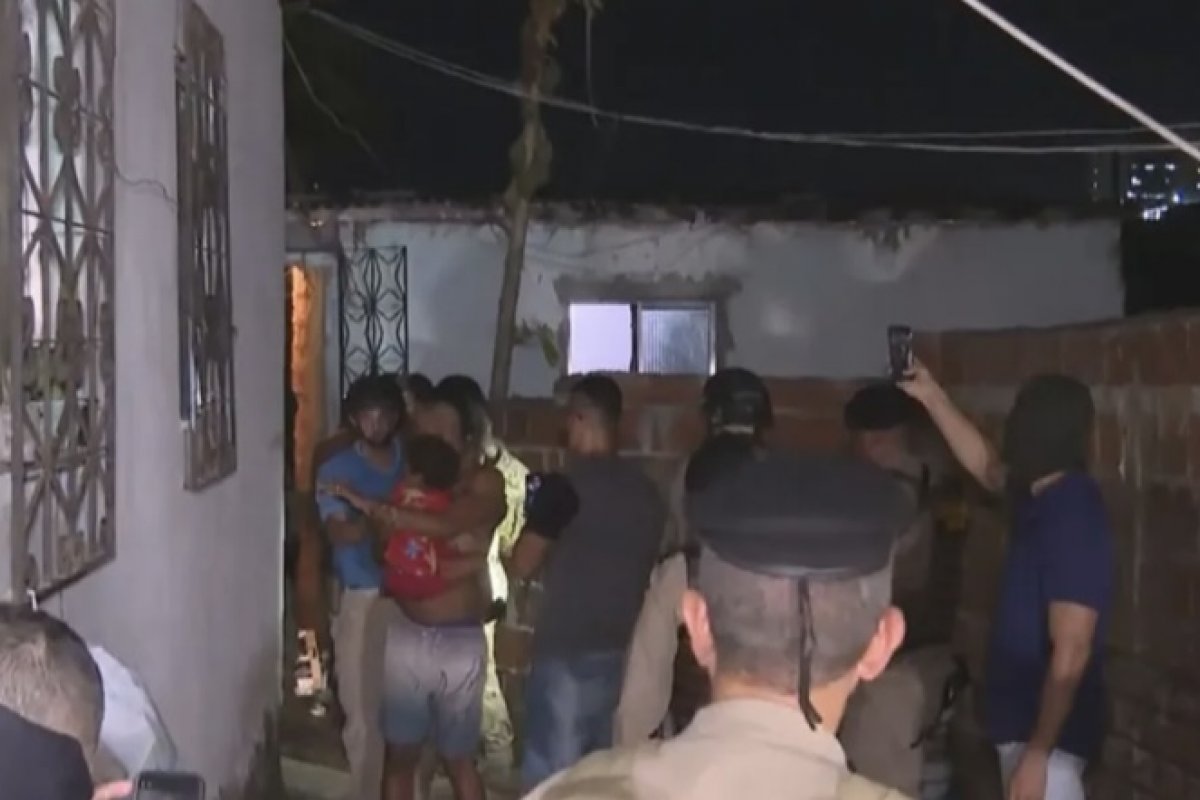 Homem e quatro crianças são feitos reféns no bairro de Tancredo Neves, em Salvador