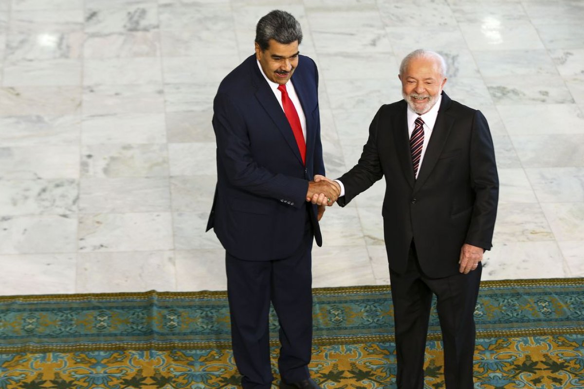 Lula minimiza críticas por relação com Maduro: 'ninguém é obrigado a concordar'