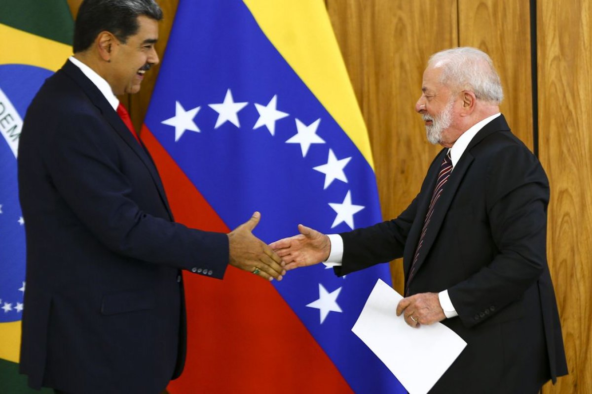 Vídeo: Durante votação do marco temporal, oposição chama Maduro de assassino