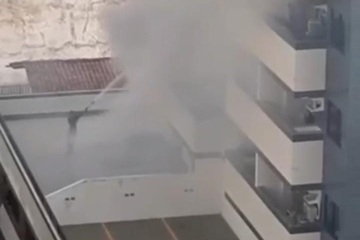 Vídeo: Incêndio atinge apartamento em prédio na Pituba