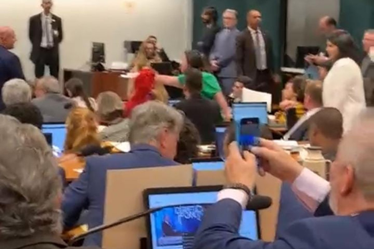 Vídeo: sessão da CPI do MST é marcada por discussão entre governistas e oposição