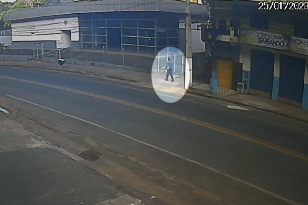 Empresário é preso suspeito de atear fogo em homem em situação de rua no sul da Bahia