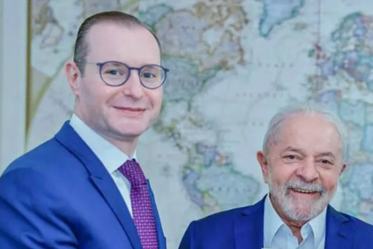 Vídeo: Lula confirma indicação de Cristiano Zanin para o Supremo Tribunal Federal