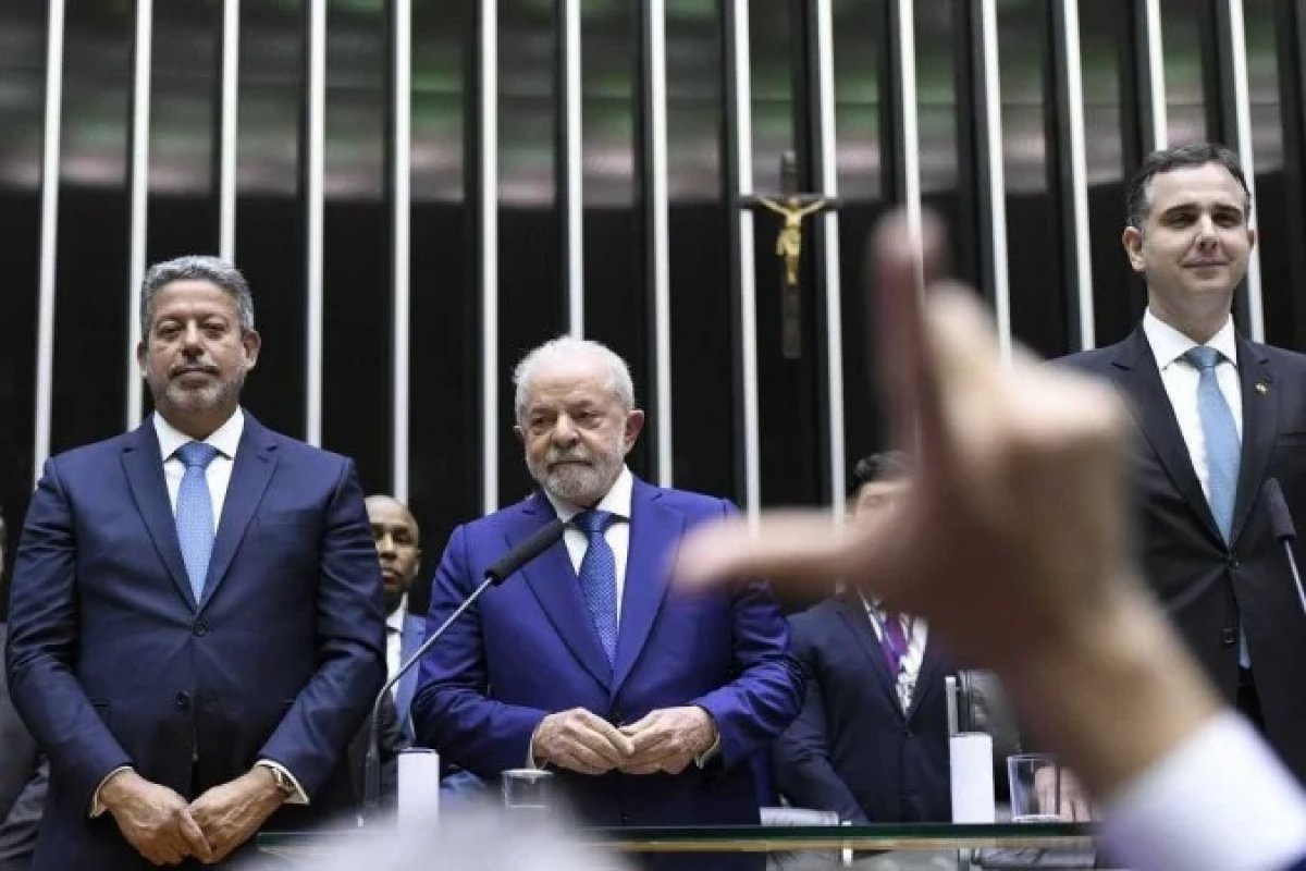 ‘Congresso não deve ser submisso ao governo’, diz Lula após aprovação de MP