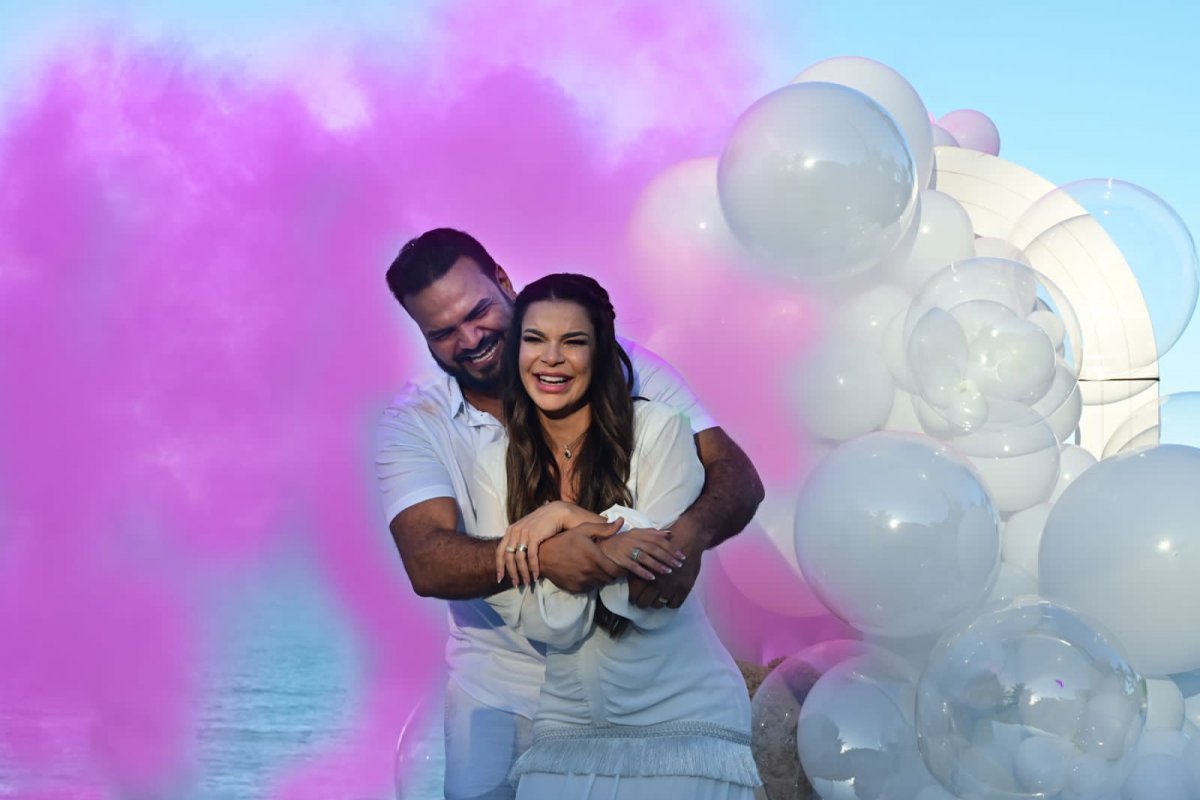 Mari Antunes e Aldo Rebouças fazem chá revelação em cerimônia íntima para familiares e amigos!