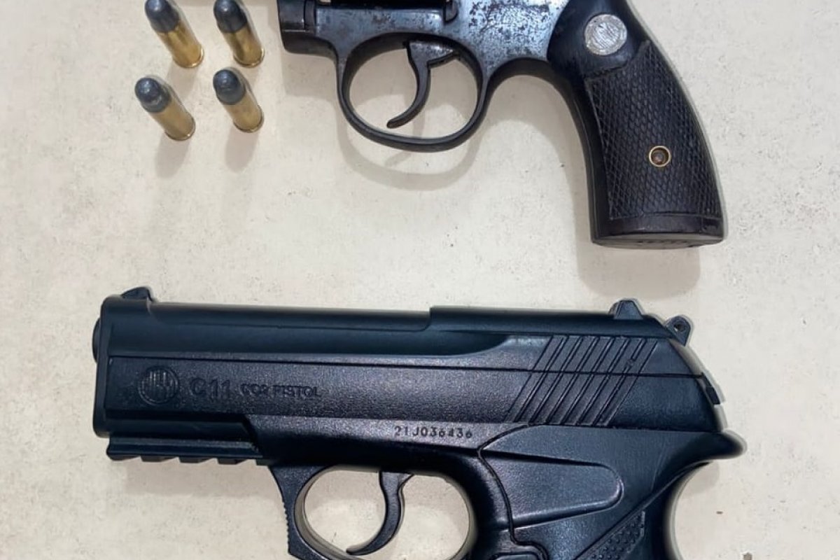 Operação Gêmeos da PM apreende revólver e simulacro utilizados em roubos