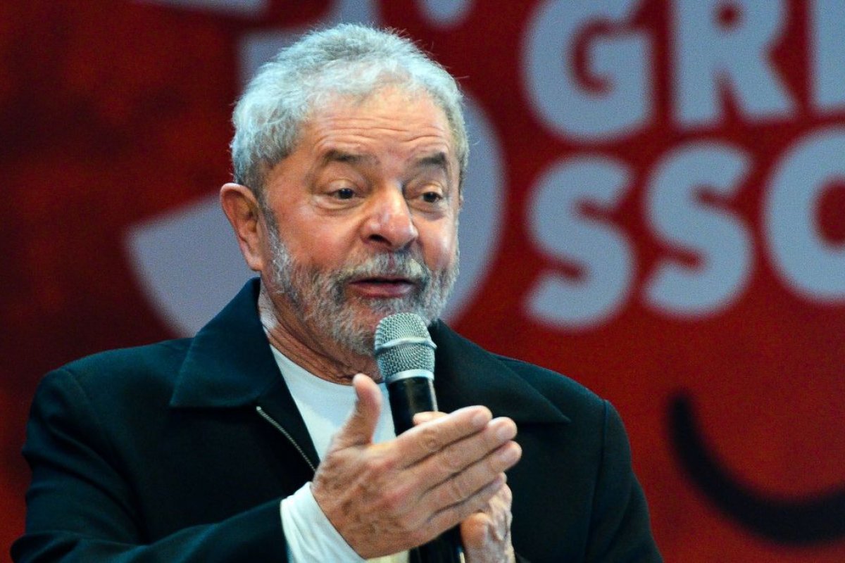 'Tem que conversar com quem não gosta da gente', diz Lula sobre Congresso