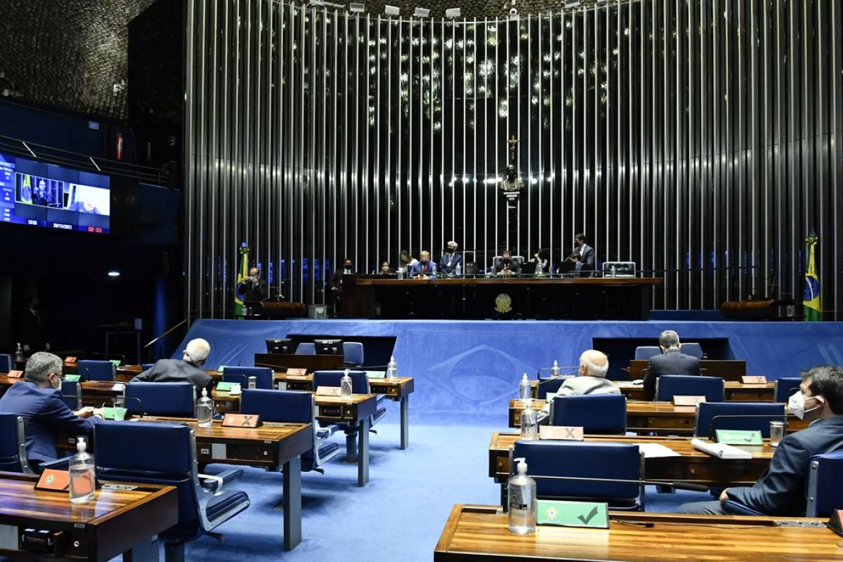 Lula libera R$ 4,5 bilhões em emendas parlamentares para contornar dificuldades políticas