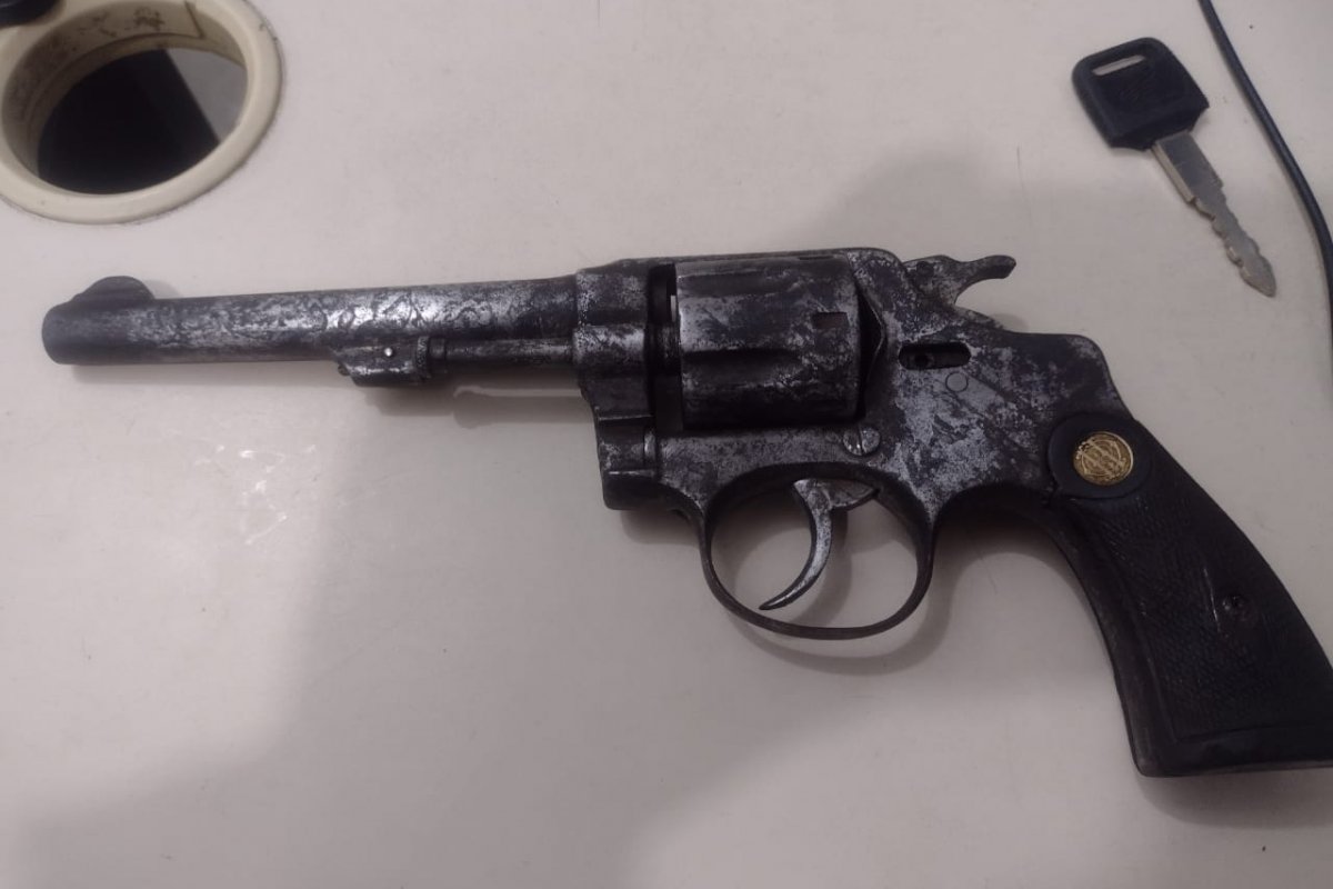 Dois homens são presos em tentativa de assalto à assalto