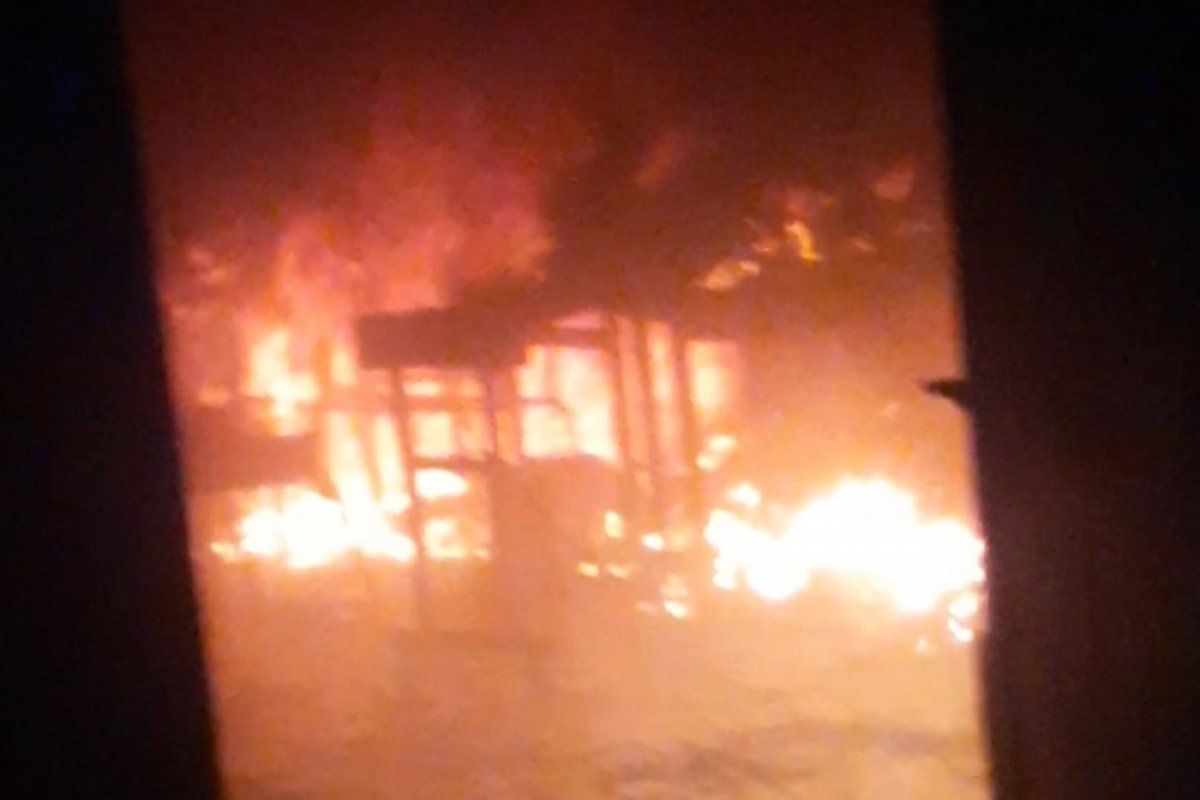 Incêndio atinge escola municipal na Região Metropolitana de Salvador