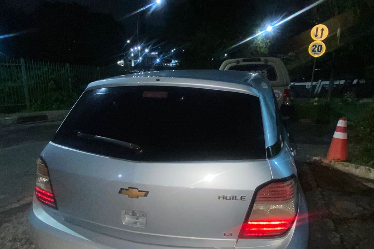 Criminoso é detido com carro roubado e smartphone registrado no Alerta Celular