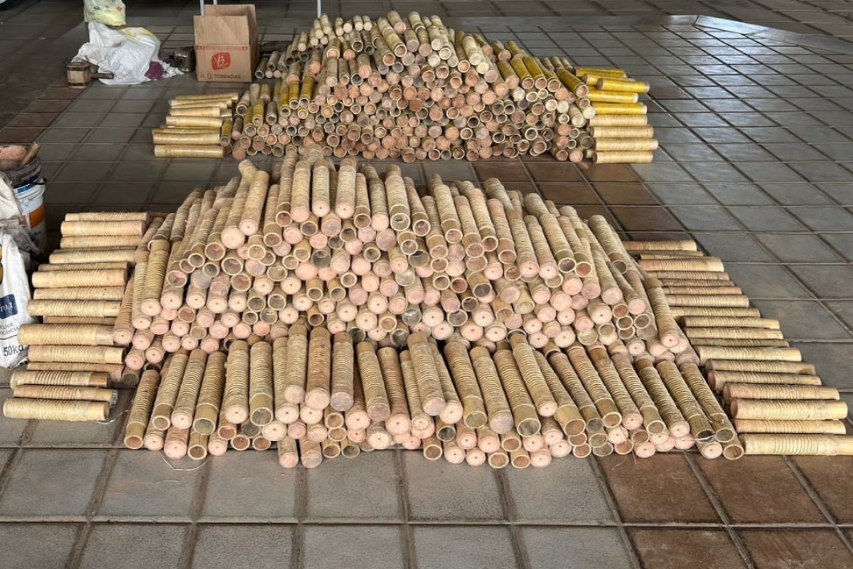 Duas fábricas clandestinas de espadas são desmontadas em Cruz das Almas