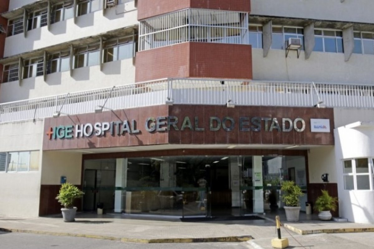 Mulher é internada após tentativa de feminicídio no bairro de Itapuã, em Salvador