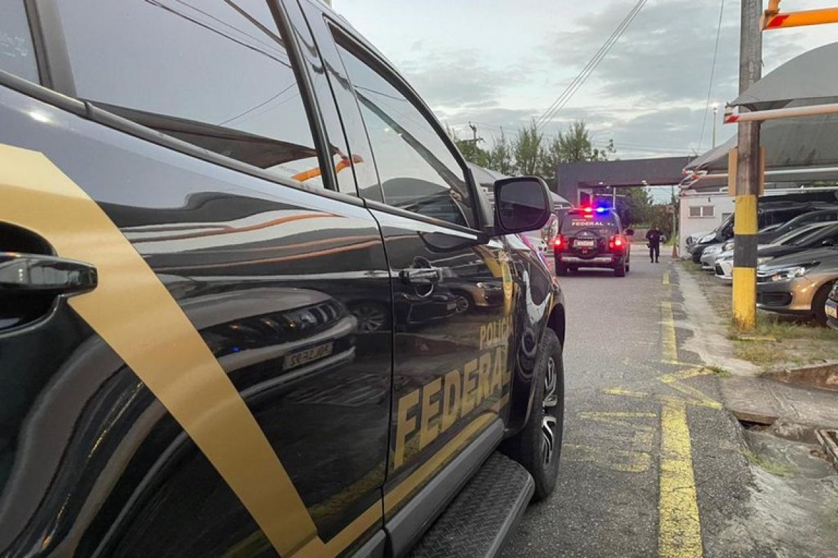 PF cumpre mandados de busca e apreensão em 5 estados contra fraudes no exterior