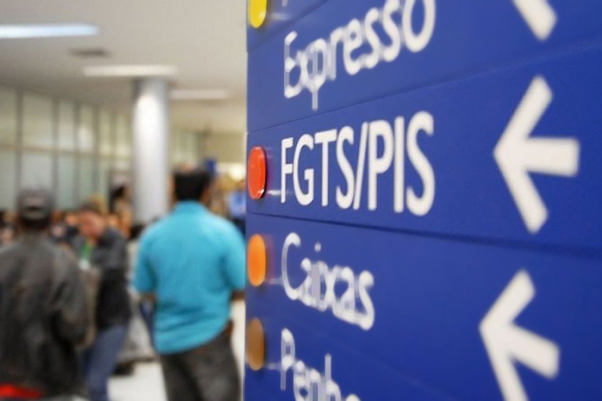 Trabalhadores nascidos em dezembro já podem sacar o abono salarial