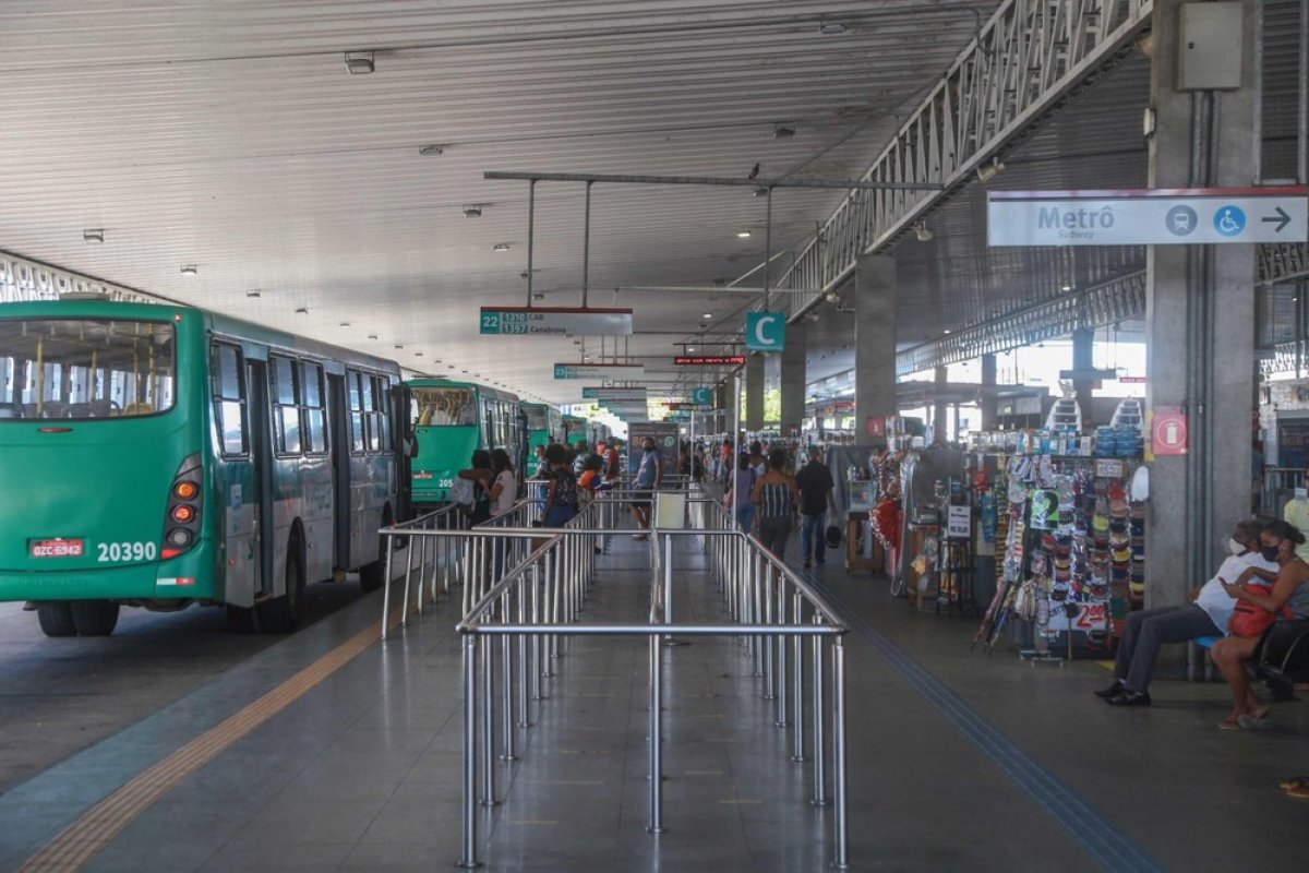 Dezesseis linhas de ônibus de Salvador sofrem modificações a partir deste sábado (10)