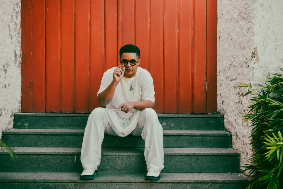 Vércio retorna aos palcos soteropolitanos com o show Posso Falar!