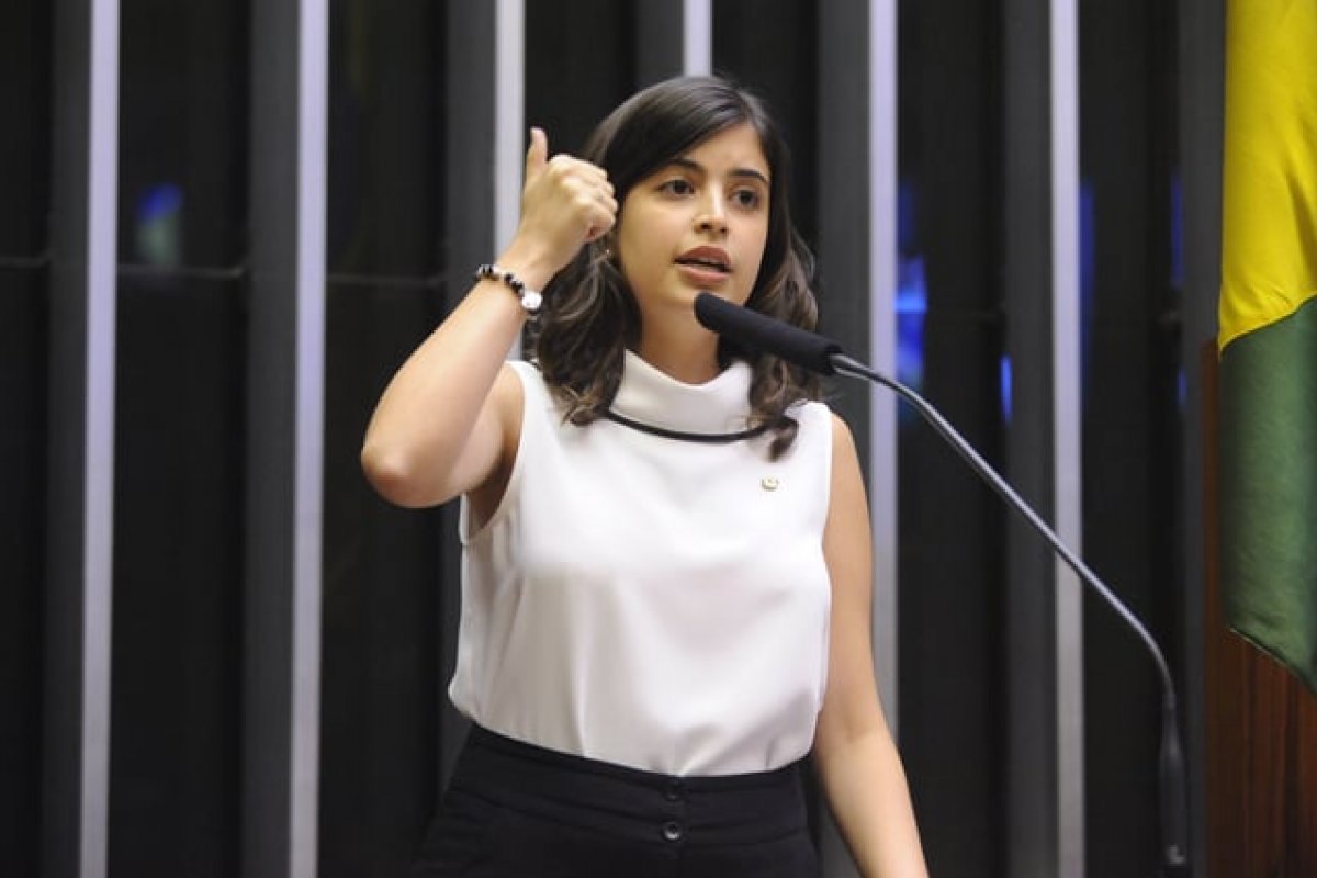 Tabata Amaral é condenada a pagar R$ 5 mil por denunciar homem que a ameaçou