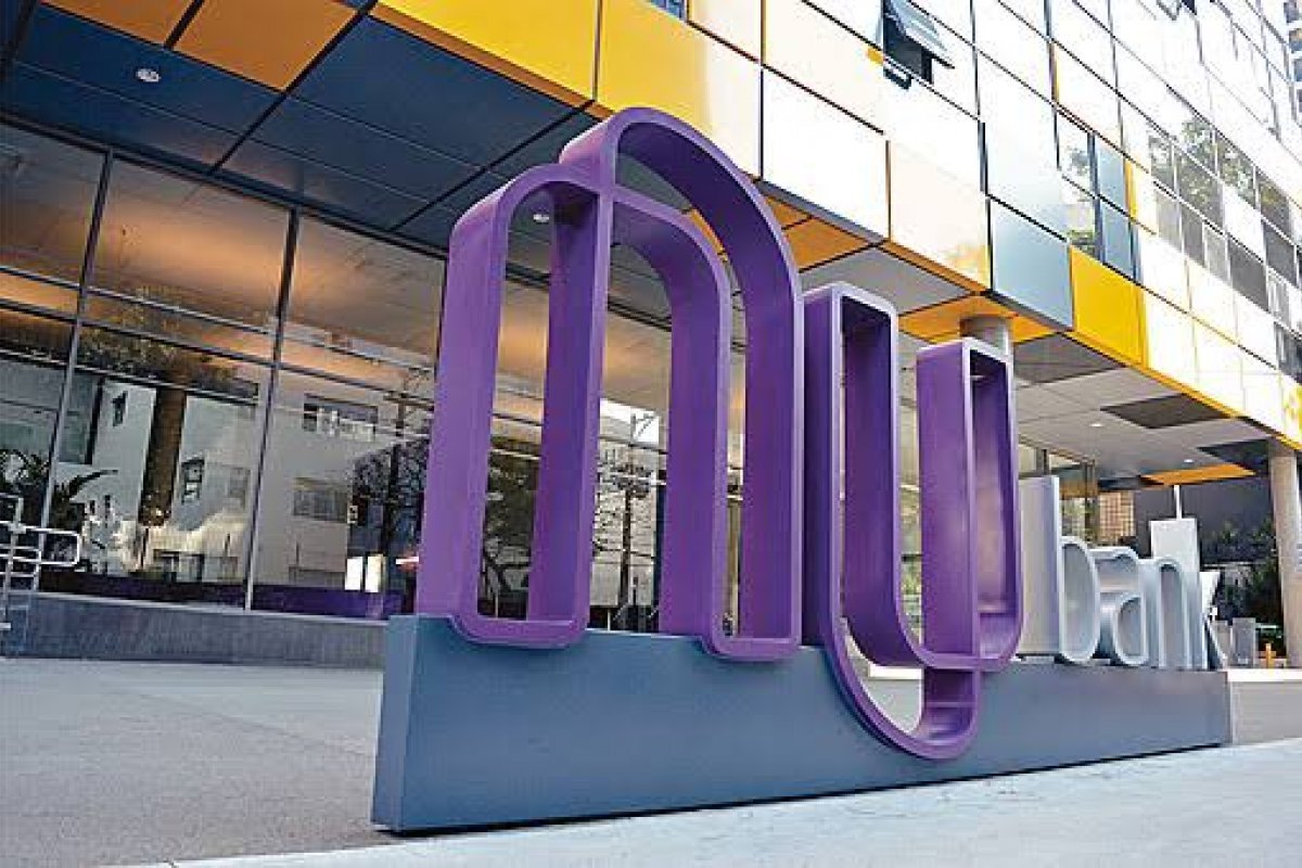 Nubank anuncia demissão de 296 funcionários em processo de integração operacional