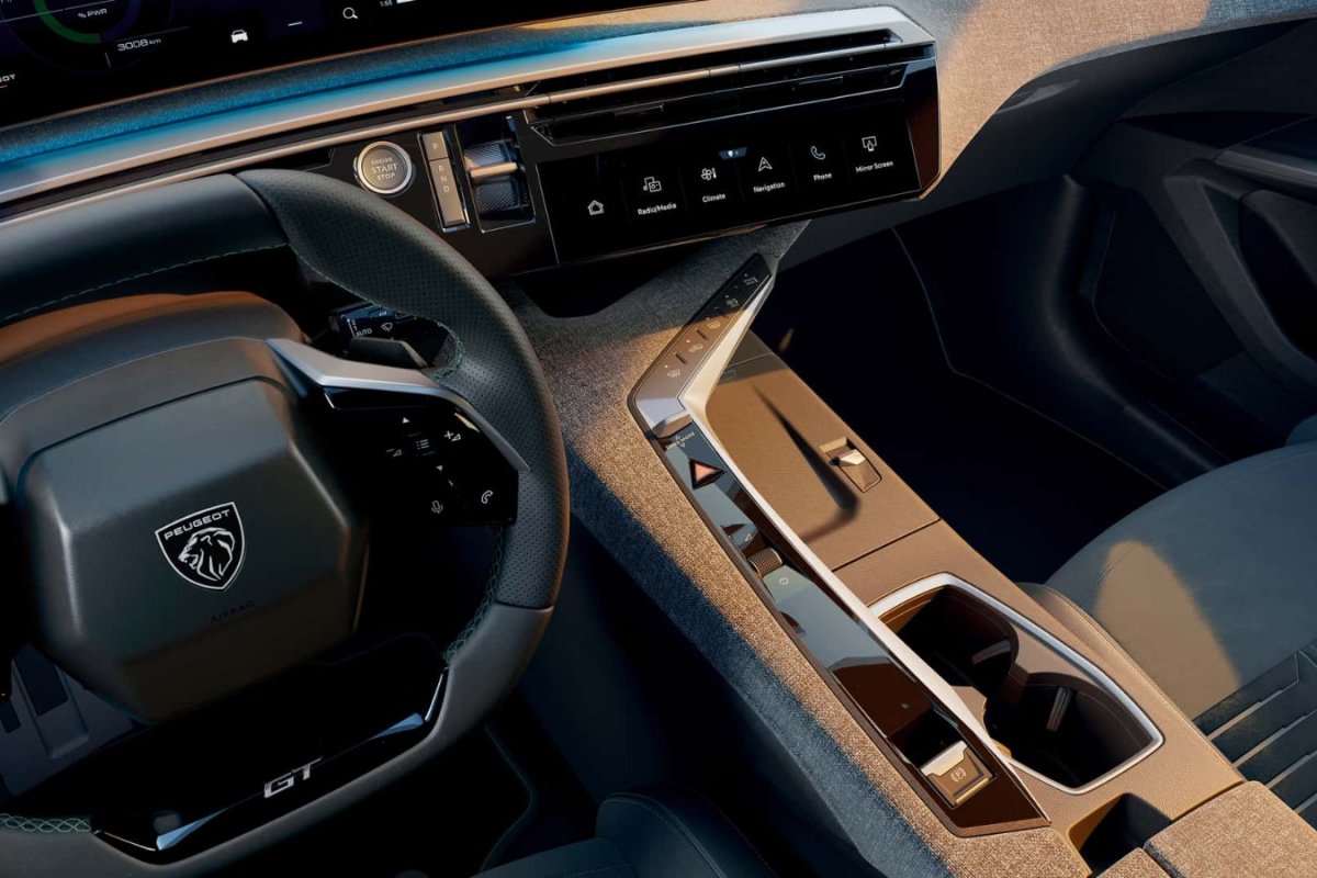 Peugeot mostra interior do 3008 com painel futurista