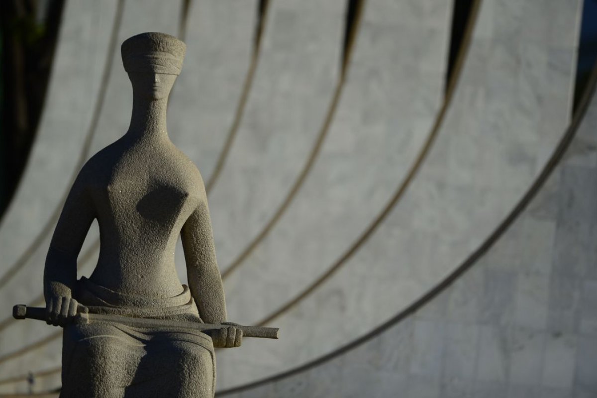 Partido Novo aciona STF contra pedido do PT para concessão de canal de rádio e TV