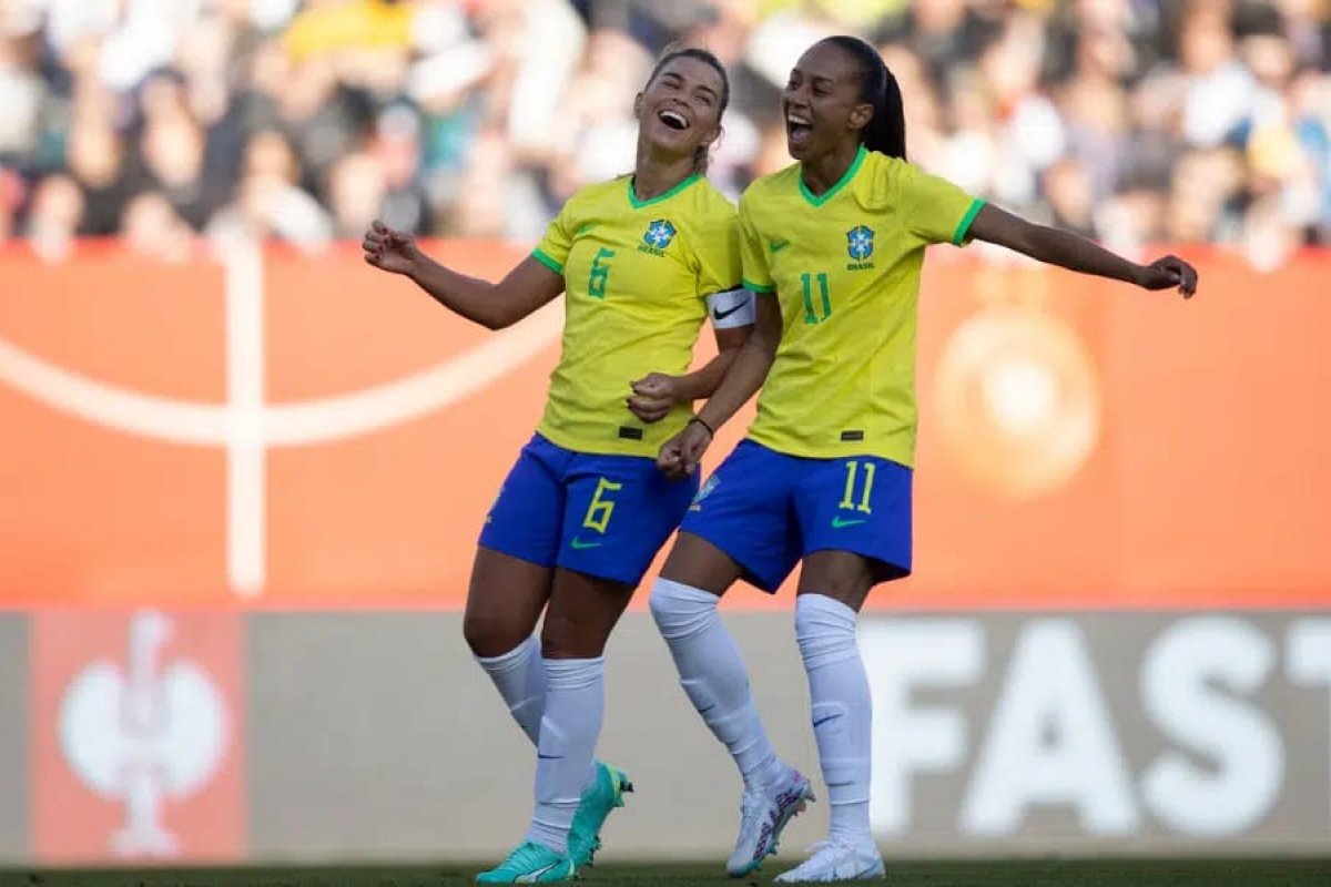 Brasil sobe no ranking feminino da Fifa e passa a ocupar 8° lugar
