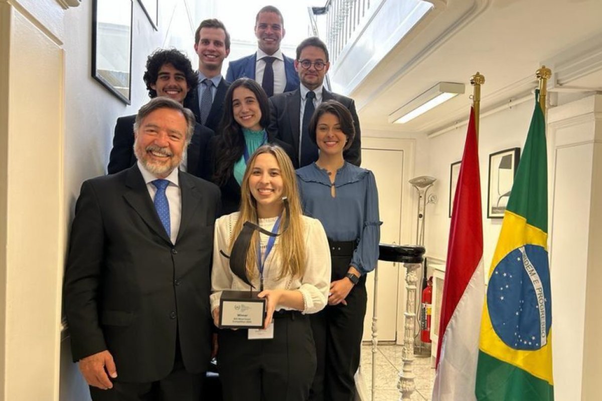 Estudantes da UFBA vencem competição internacional de Corte simulada na área criminal